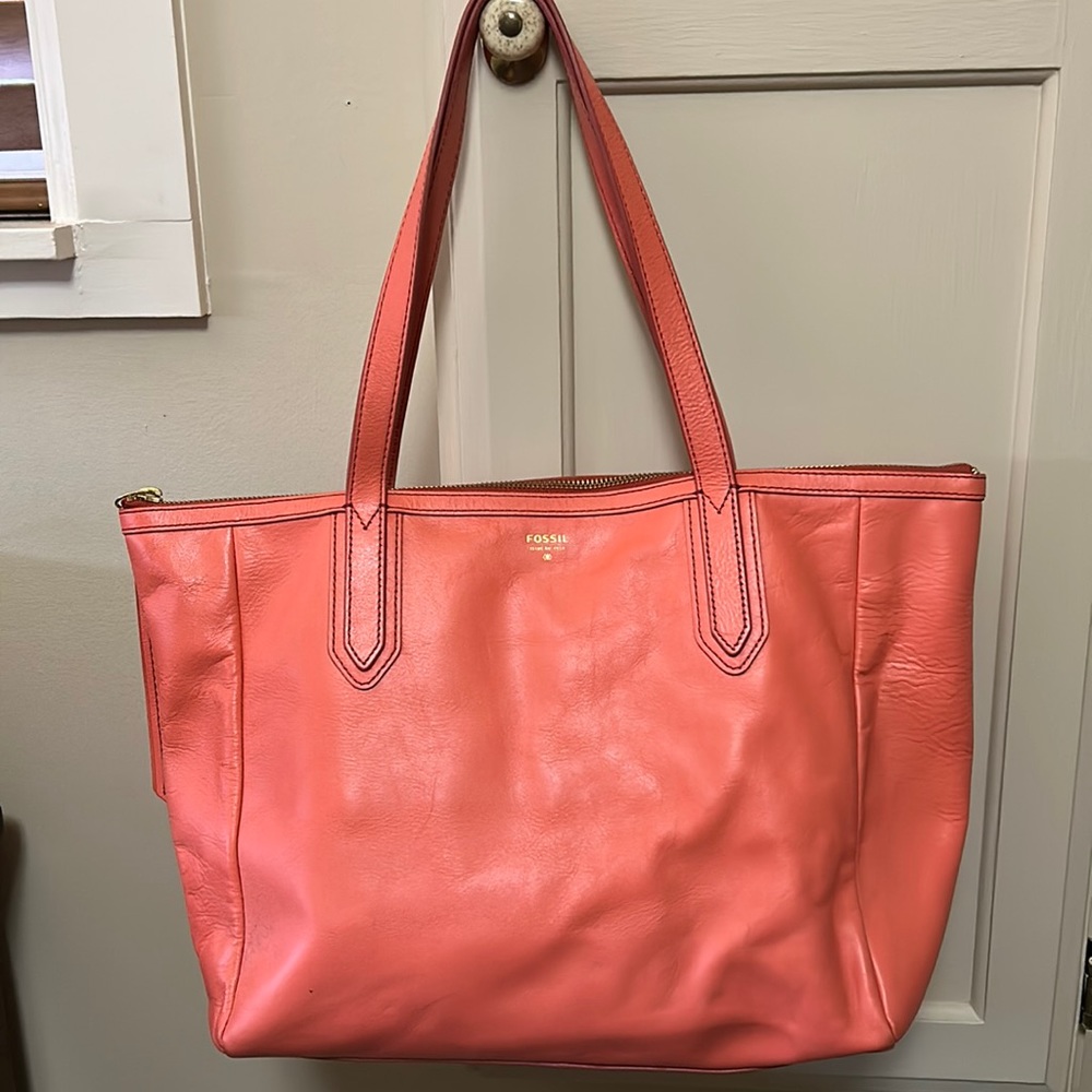 Fossil Leather Tote - Coral